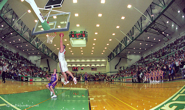 Mike Chavez Dunks